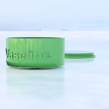 vaselina ciondolo moda lip-cura health-care titolare petrolio gelatina lipbalm labbra collana 3d print model - Mito3D