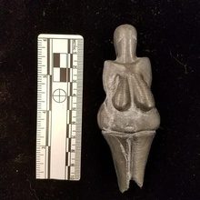 venus doln vstonice ancient paleolithic female figurine art sculpture ice age archaeology artifact german 3d print model - Mito3D