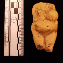 vênus kostenki borshevo rússia antiga paleolítico feminino estatueta a arte seios sibéria artefato arqueologia 3d print model - Mito3D