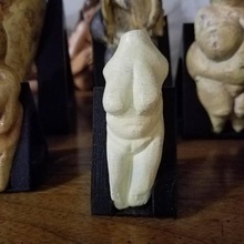 vênus moravany antiga paleolítico feminino estatueta a arte artefato arqueologia 3d print model - Mito3D