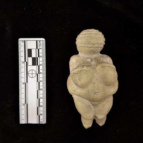 la vénus de willendorf ancien paléolithique figurine art femme nude jeune fille statue 3D print model - Mito3D