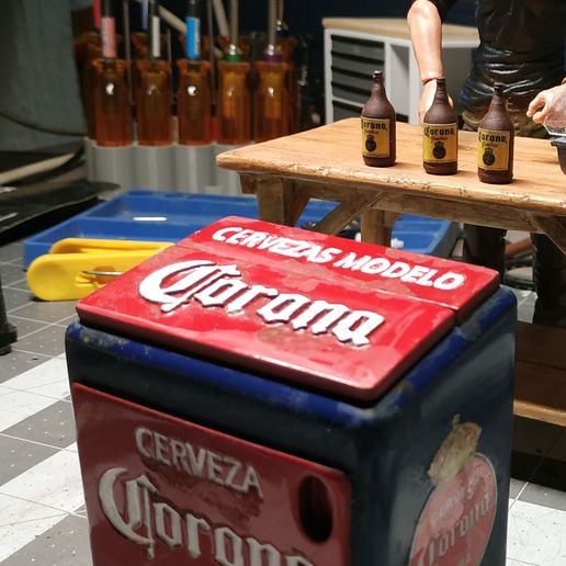 vintage coroa Cerveja resfriador gelo peito escala garagem rc rastejante 1 10 prolina diorama modelo 3D print model - Mito3D
