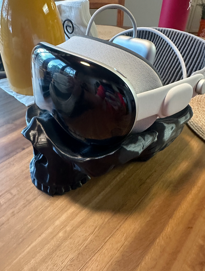 visione pro cranio in piedi mela stand freddo stampa posto 3d print model - Mito3D