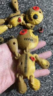 Voodoo Puppe v2 Spielzeug drucken Ort niedlich Spaß artikuliert klein Stress verflucht 3d print model - Mito3D