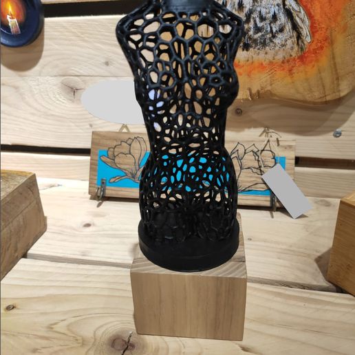 voronoi busto pedestal 3D print model - Mito3D