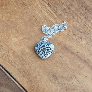 voronoi heart necklace neckalace luxury jewelry 3d print model - Mito3D