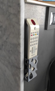voronoi remote holder portamando 3d print model - Mito3D