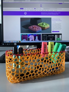 voronoi style pen holder basket office box storage empty pockets 3d print model - Mito3D