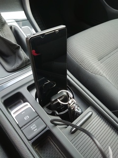 vw Tasse Telefon Halter Unterstützung Volkswagen Veranstalter Xperia Laden Golf 3d print model - Mito3D