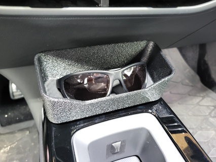 vw id4 id5 sunglasses holder center console sunglass mobile phone handy sonnenbrille auto halter anlage tray volkswagen id 4 5 3d print model - Mito3D