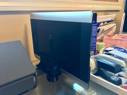 wacom tablet stand w stylus holder computer 3d print model - Mito3D