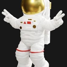 Mauer hängend Astronaut 3d print model - Mito3D