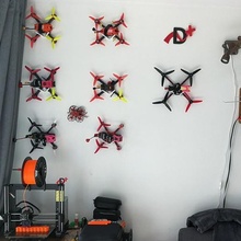 parete montare drone gancio patatere fissazione nastro mur stile design 3d print model - Mito3D