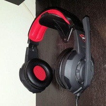 wall mount headphones - supporto da parete per cuffie home organization bracket 3d print model - Mito3D