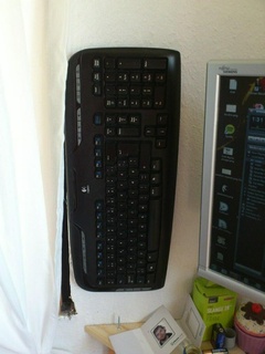 pared montar logitech ex110 teclado organización hogar casa oficina escritorio 3d print model - Mito3D