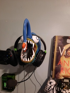 wall mounted angler fish headset holder gamingxcults 3d print model - Mito3D