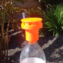 vespa catturatore casa giardino bottiglia 3d print model - Mito3D