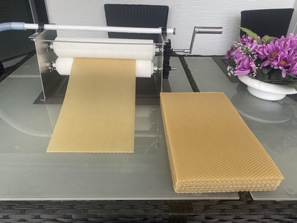 wax foundation roller middle wall beekeeping bees 3d print model - Mito3D