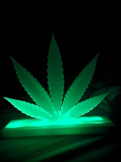 hierba hoja LED lámpara glow in the dark marijuana canabis maceta 420 mmu resplandor ligero decoración stoner 3d print model - Mito3D