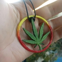 Gras Anhänger Cannabis 420 Halskette Stoner Geschenk 3d print model - Mito3D