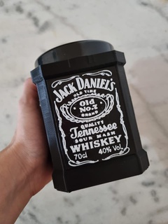 Whiskey Flasche geformt Kamerad Jack Daniels 3d print model - Mito3D