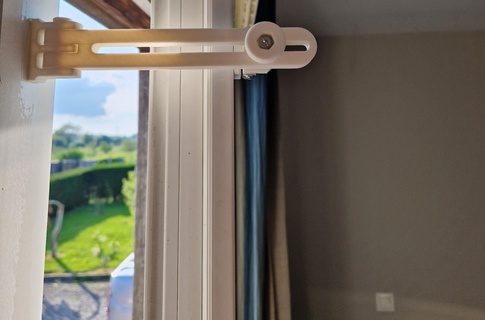 window block window landlord tenant  3d print model - Mito3D