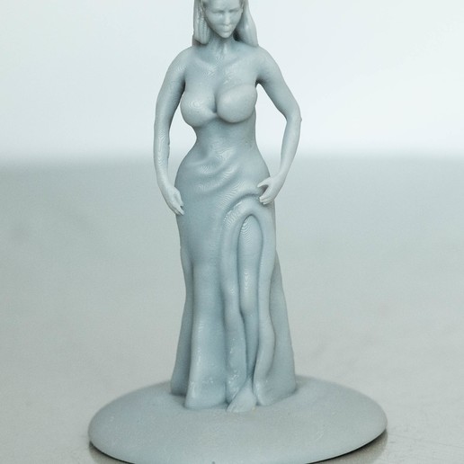 donna sexy townfolk vestito i capelli lunghi tavolo carattere art 3d stampa resina 32mm 28mm stl modello 3dimsol cattivo vernice 3D print model - Mito3D