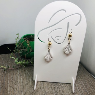 woman earrings display Jewelry 3d print model - Mito3D