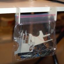 çalışma masası çöp torbası tutucu aracı 3d yazıcı aksesuarları atık customizer kelepçe 3d print model - Mito3D