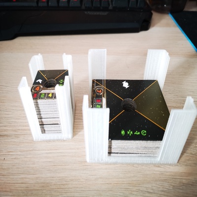 x wing tmg pilot jeton tepsi küçük büyük oyunlar 3d print model - Mito3D