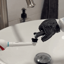 xenomorph toothpaste dispenser 3d print model - Mito3D