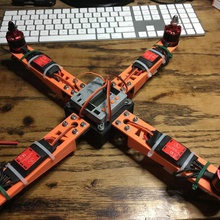 encore un autre quad copter yaqc jeu quadricoptère quadcopter frame r c véhicules 3d print model - Mito3D