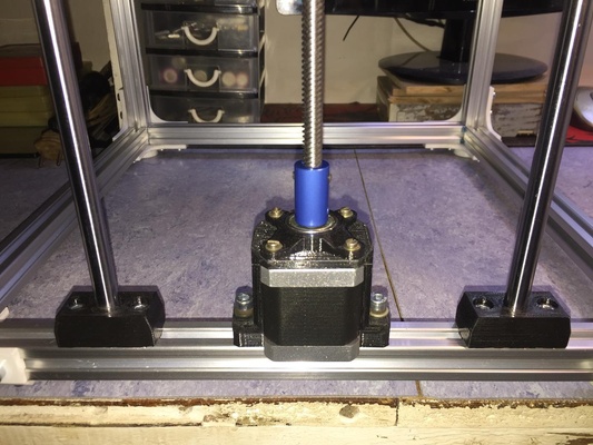 z-axis my ultimaker clone on a 2040 profile 10mm shafts nema17 2020 3d print model - Mito3D