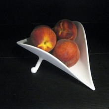 single leaf fruit bowl & garden organic fruitbowl 3d print model - Mito3D