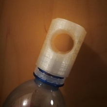 reutilizável boné animal garrafas orifício mosquetão garrafa bebida upcycle corda drinque suave 3d print model - Mito3D