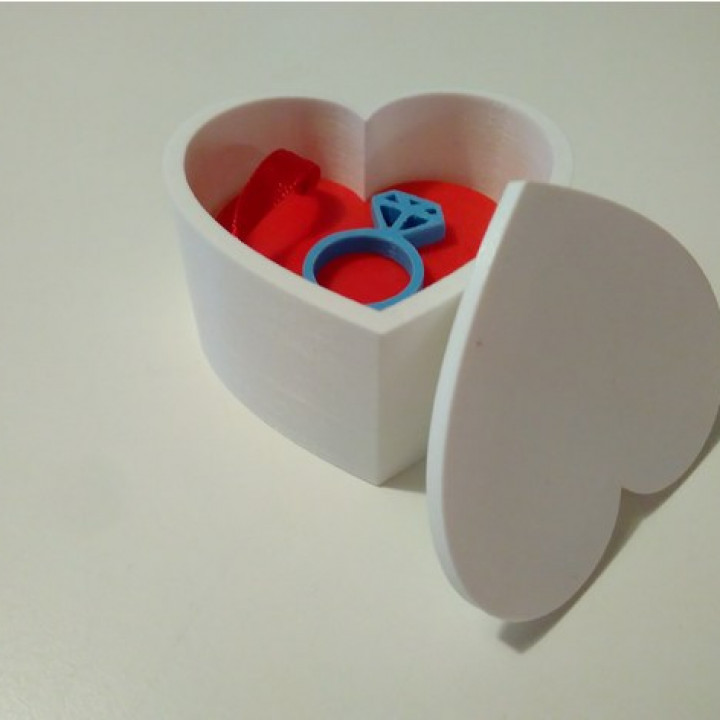 caja pequeña cuore doppio fondo corazón llavero anillo broma Portachiavi scatola Anello compromiso 3D print model - Mito3D