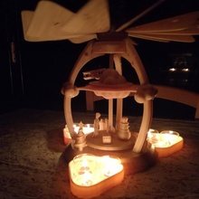 petit Principe Natale piramide natale decorazione legna figure arredamento candele girando weihnachten prinz kleine 3d print model - Mito3D