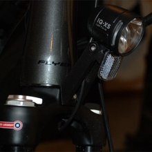 tenendo braccio bicicletta luce sostituzione riparazione montare 3d print model - Mito3D