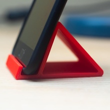 simple phone stand holder gadget productdesign nosupport oneplus portabledevice technologicaluniversitydublin tudublin 3d print model - Mito3D