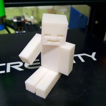 Minecraft Steve mafsallı silâh bacaklar baş adam hareketli 3d print model - Mito3D