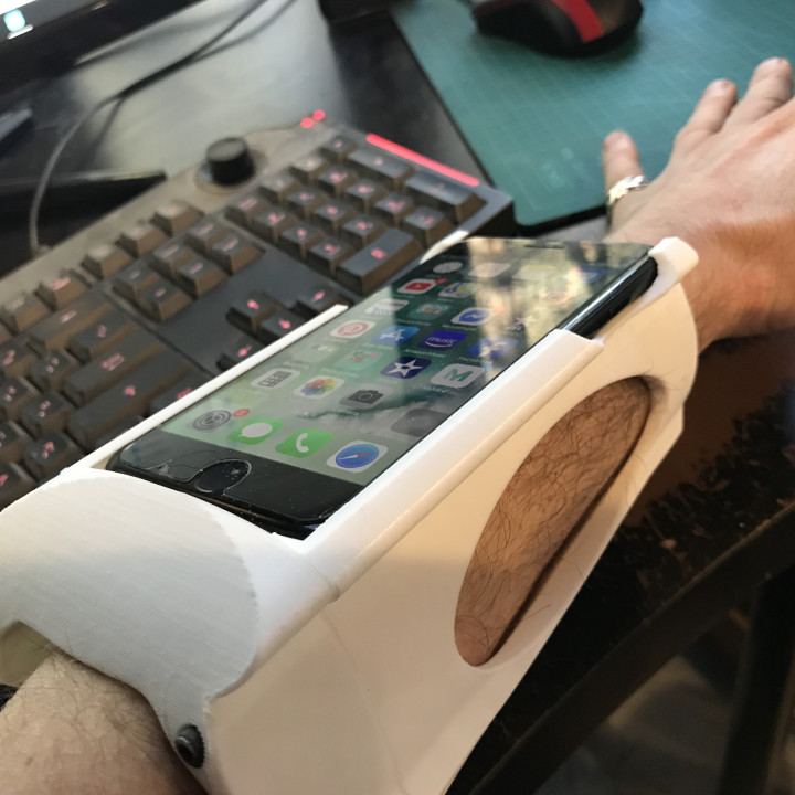 iphone 7 eldiven elma zırh fütüristik telefon kılıç destek 3D print model - Mito3D