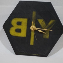 hexagonal l'horloge visage gadgets hexagone temps initiales Beckham Ytterdahl 3d print model - Mito3D