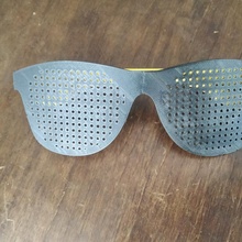 holes glasses sunglasses sun glas therapy 3d print model - Mito3D