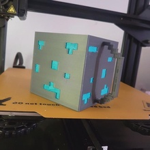 Minecraft Diamant Erz Tasse fanmade 3d print model - Mito3D