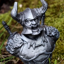 Caballero guerrero apoyo gratis busto dragones mazmorras fantasía juegos orco vikingo martillo guerra mago bruja enano mesa d elbo 3d print model - Mito3D