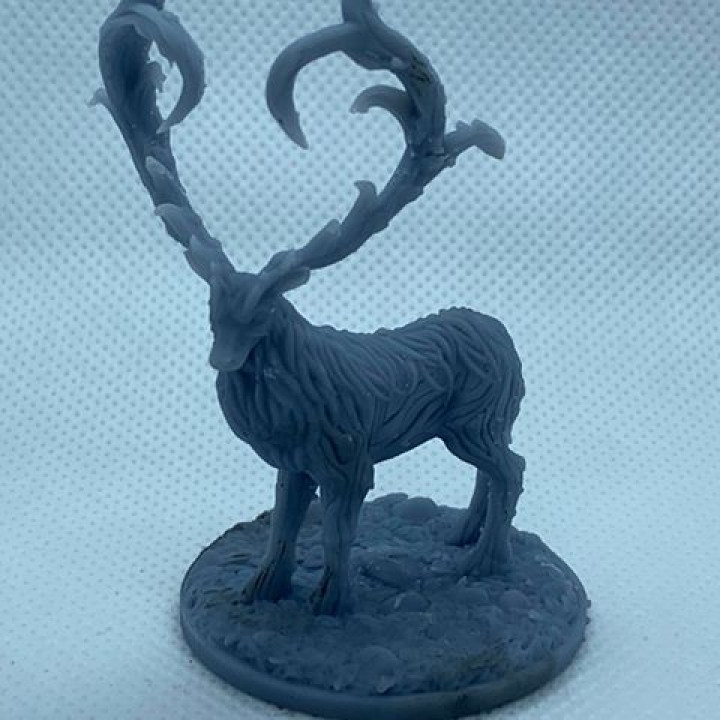 mutado bosque ciervo mesa 3D print model - Mito3D