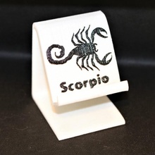Escorpião zodíaco phone ficar pé loja suporte escrivaninha acessível escorpião tábua Saldo estande telefone cabeceira astrologia Outubro novembro escalas horóscopo 3d print model - Mito3D