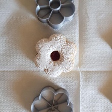 flower shaped cookie cutter biscotti biscuitt 3d print model - Mito3D