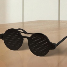 Zug Augen Lochblende Brille Auge optisch Jahrgang Gesundheit 3d print model - Mito3D