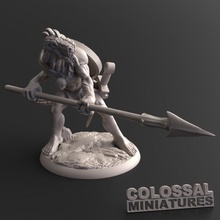 lucertola maschio lancia consegnato tavolo personaggi creatura draghi dungeon fantasia mini miniature mostro rpg colossale d 28mm dnd 32mm uomo 3d print model - Mito3D